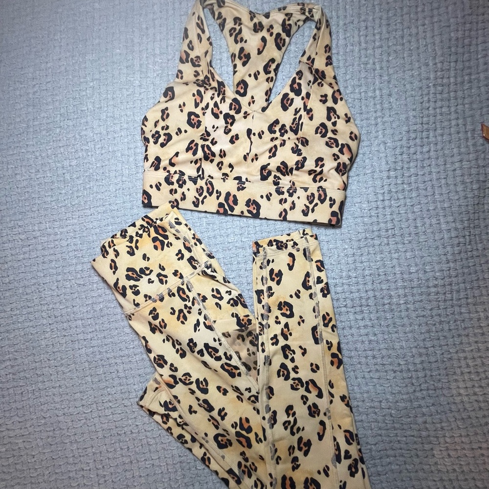Fabletics cheetah print workout set. Size XS. Worn once. Mint condition